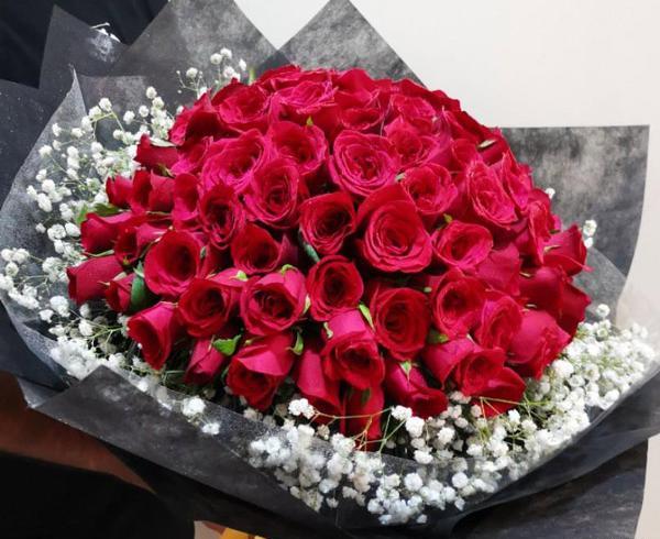 عکس دسته گل رز ساده