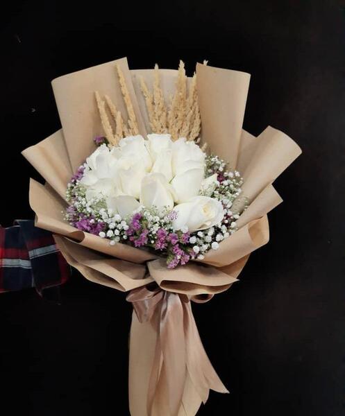 عکس دسته گل سفید رز