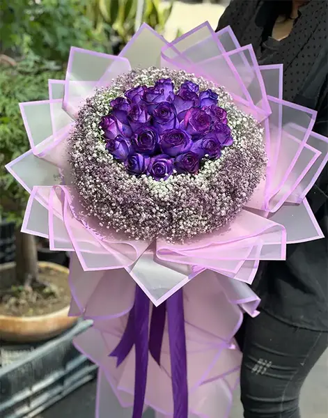 عکس دسته گل سفید و بنفش