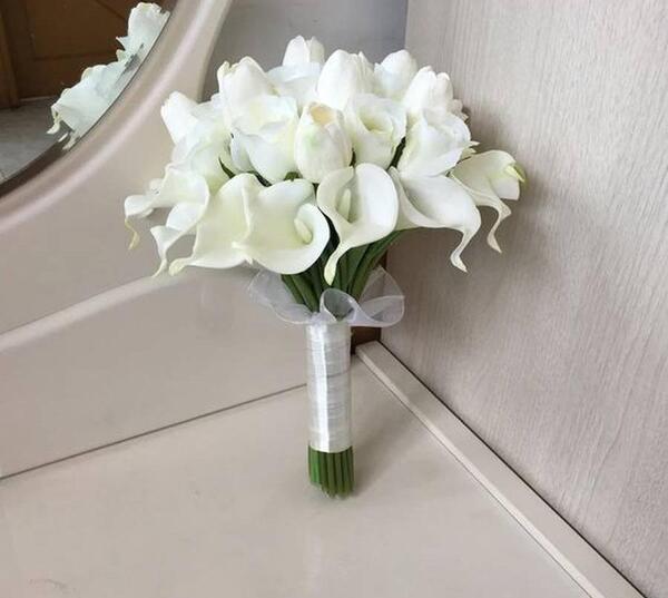 عکس دسته گل شیپوری عروس