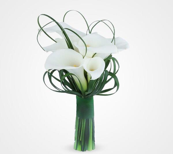 عکس دسته گل عروس با گل شیپوری