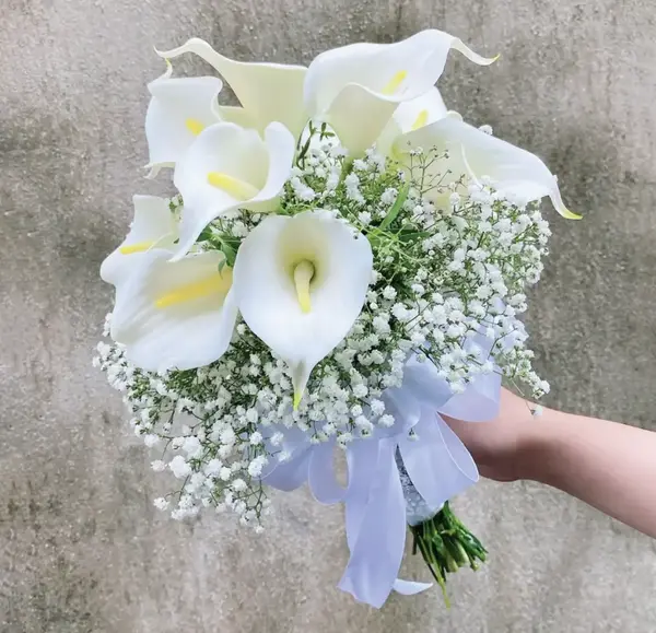 عکس دسته گل عروس با گل شیپوری