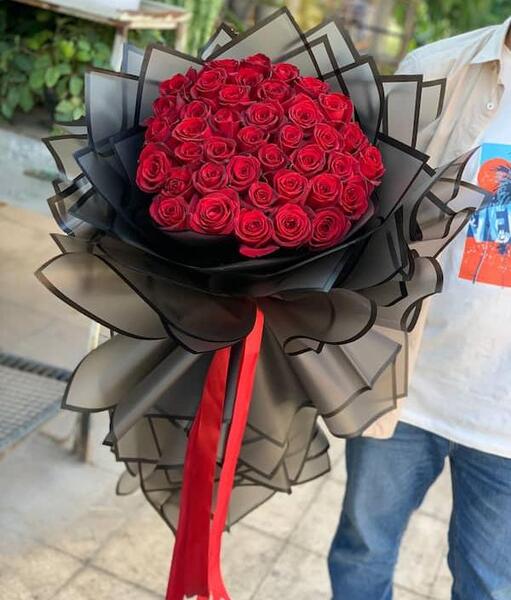 عکس دسته گل رز سیاه