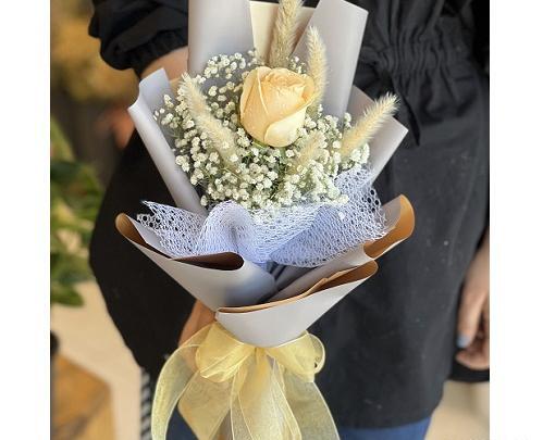 عکس دسته گل رز زرد