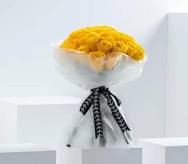 عکس دسته گل رز زرد