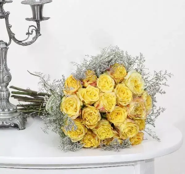 دانلود عکس دسته گل رز زرد