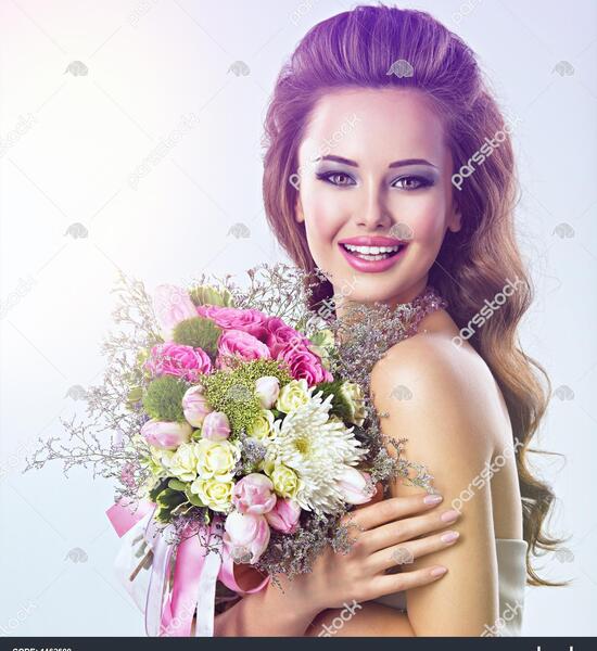 عکس دسته گل با دست دختر