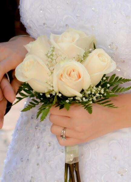 عکس دسته گل رز سفید عروس