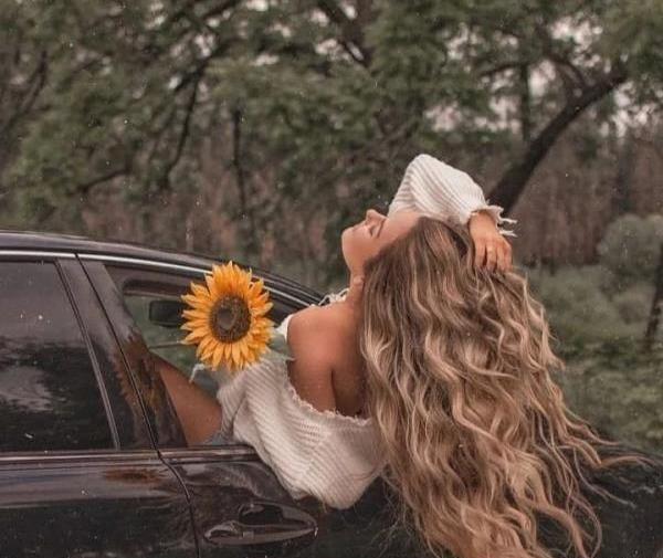 عکس پروفایل دخترانه با دسته گل