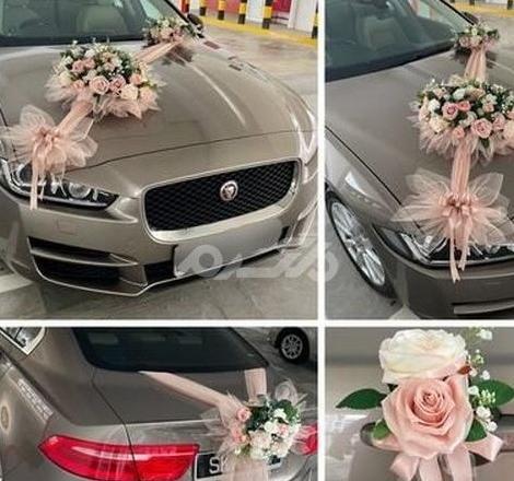 عکس دسته گل روی داشبورد ماشین