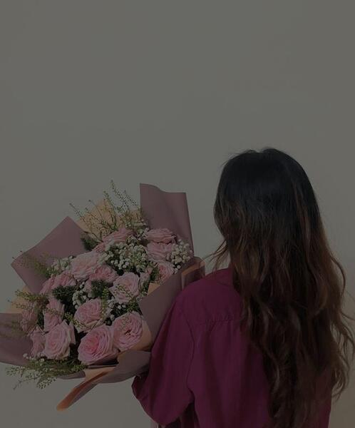 عکس دسته گل تو دست دختر