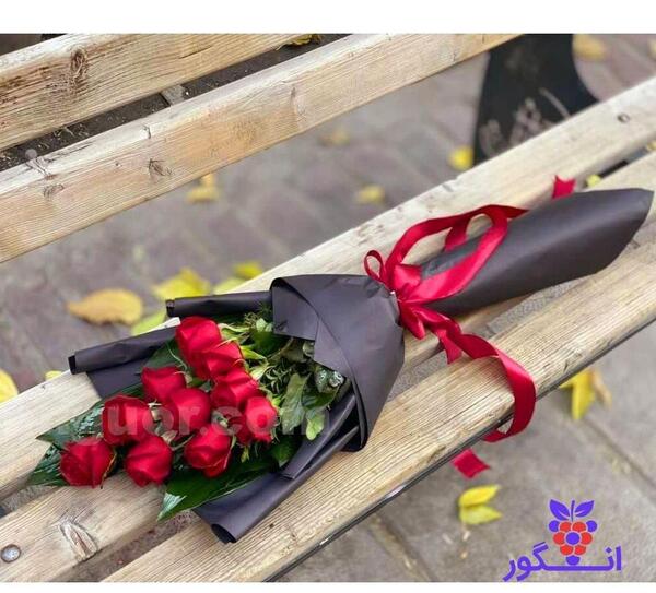 عکس دسته گل رز تو ماشین
