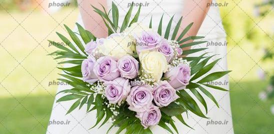 عکس دسته گل بنفش و سفید