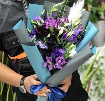 عکس دسته گل رز بنفش