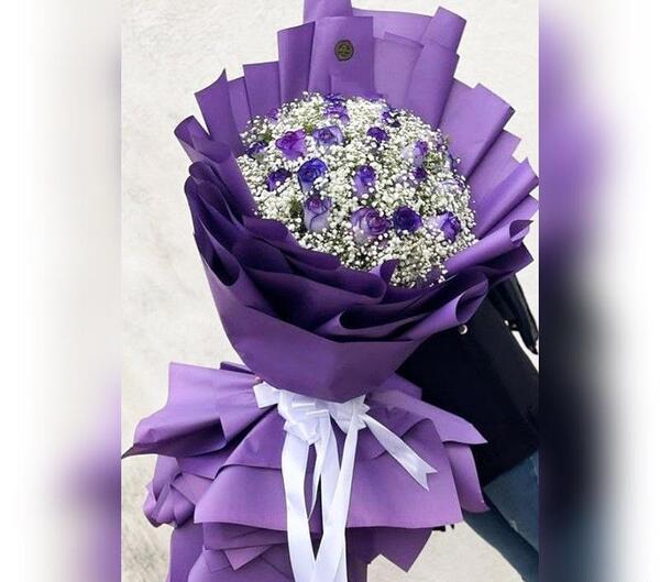 عکس دسته گل رز بنفش