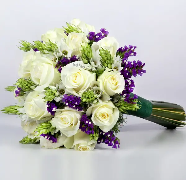 عکس دسته گل رز بنفش