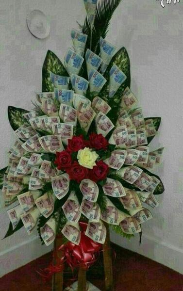 دانلود عکس دسته گل با پول