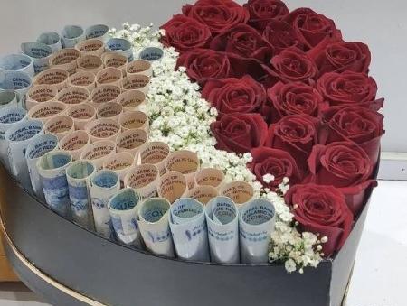 عکس دسته گل کوچک با پول