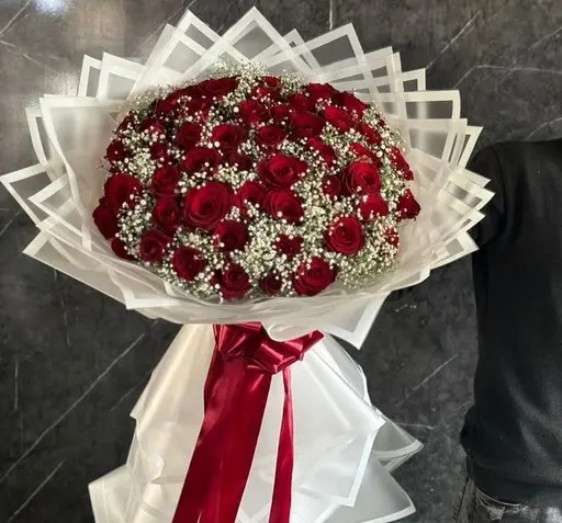 عکس دسته گل بزرگ رز قرمز
