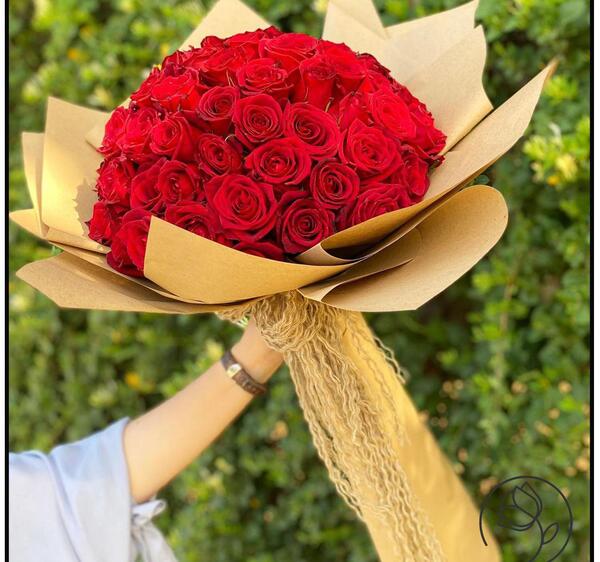 عکس دسته گل بزرگ رز قرمز