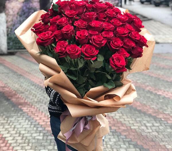 عکس دسته گل بزرگ رز قرمز