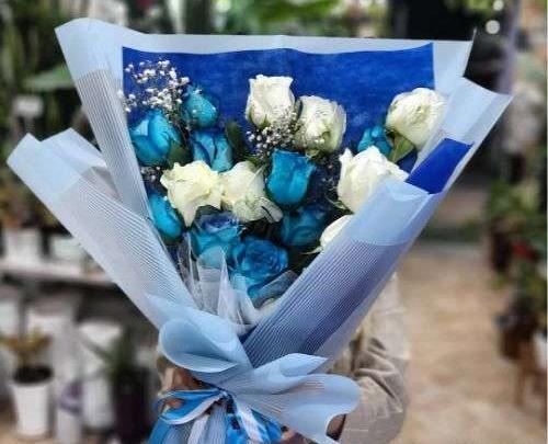 عکس دسته گل رز ابی و سفید