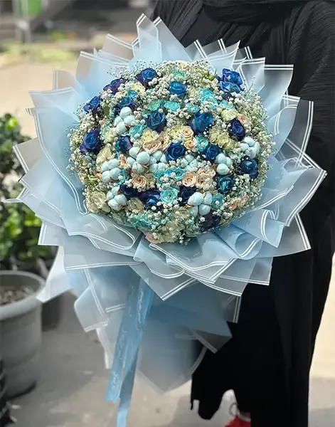 عکس دسته گل رز ابی و سفید