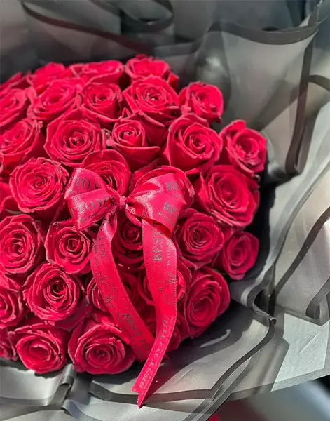 عکس دسته گل رز مشکی