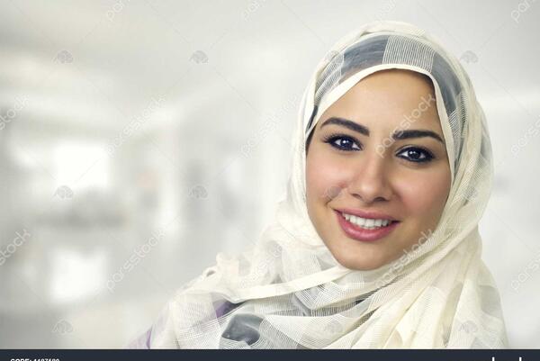 عکس زن زیبای با حجاب