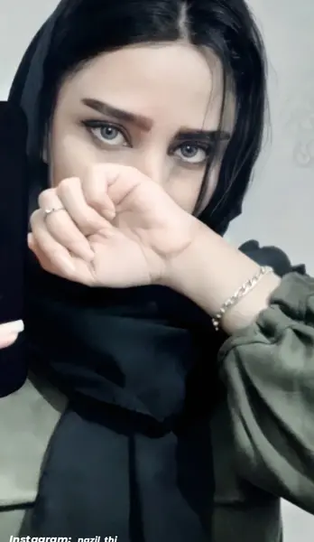 ایده عکس جلو اینه دخترانه