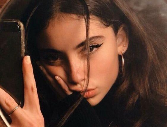 عکس سلفی دخترانه برای پروفایل