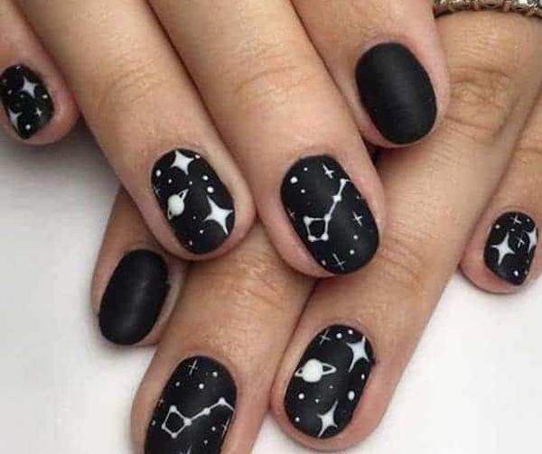 عکس لاک ژل دخترانه سفید مشکی