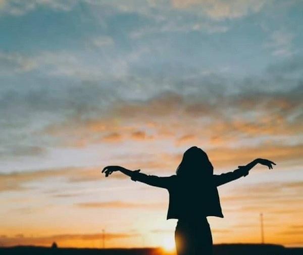 موهایم عکس دختر مو کوتاه غمگین