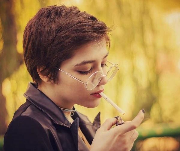 موهایم عکس دختر مو کوتاه غمگین
