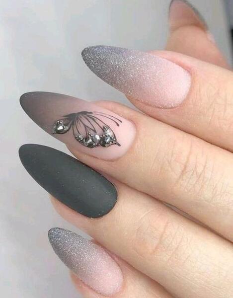 عکس کاشت ناخن دخترانه طوسی