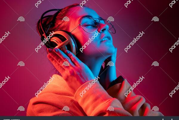 عکس هدفون دخترانه قرمز