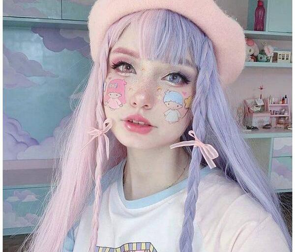 عکس دخترانه کیوت صورتی