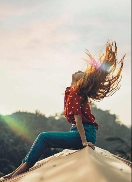 عکس هنری دخترانه از پشت سر