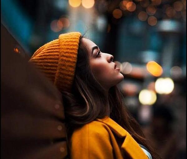 عکس دختر افسرده و غمگین