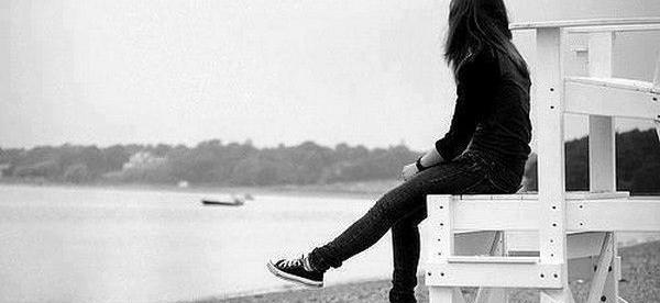 عکس دختر تنهای غمگین
