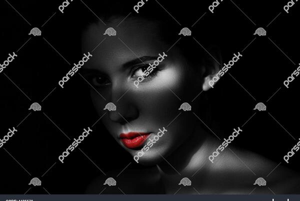 عکس هنری دخترانه سیاه و سفید