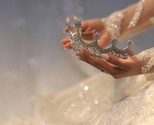 عکس دخترانه با لباس عروس