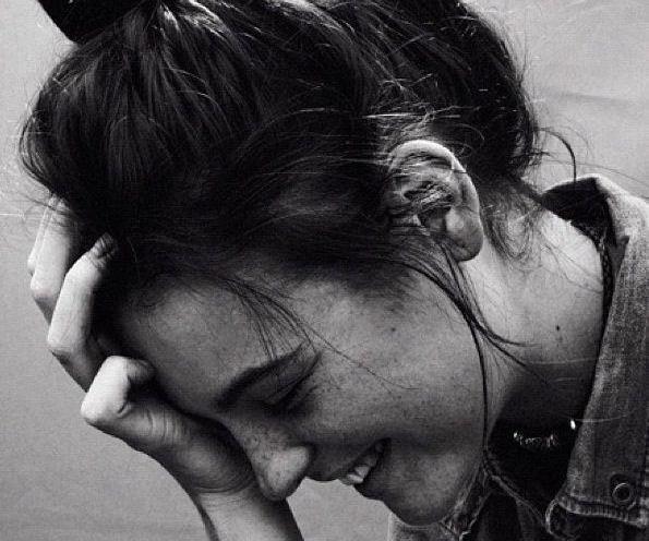 عکس دخترانه سیاه و سفید برای پروفایل