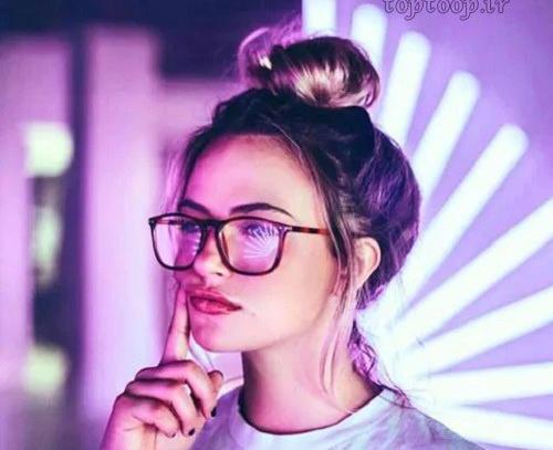 عکس دخترانه با رنگ بنفش