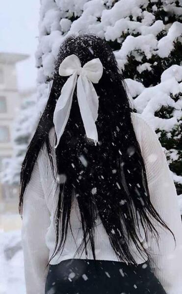 عکس دخترانه با برف