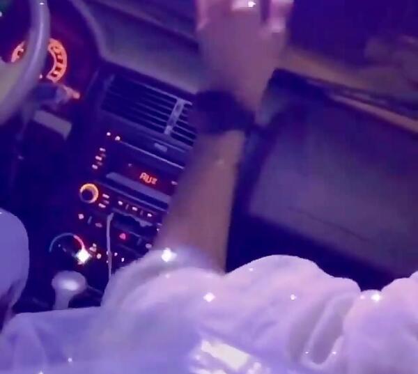 عکس دونفره داخل ماشین