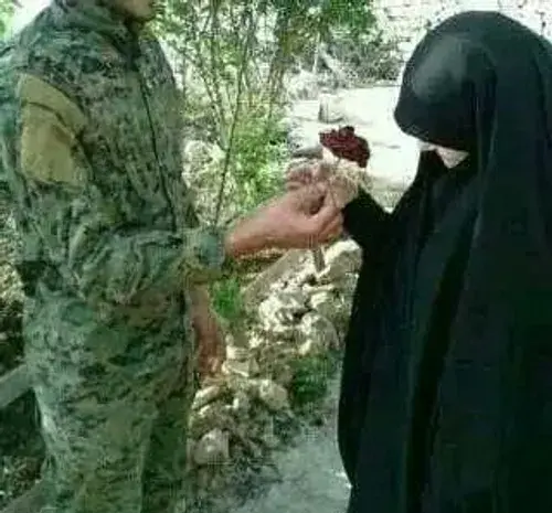 عکس دونفره با لباس نظامی