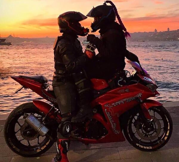عکس دونفره موتور عاشقانه