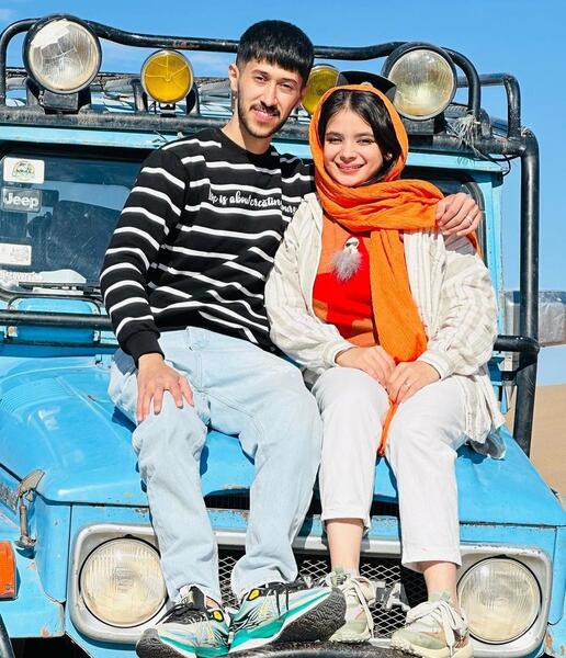 عکس دونفره رو موتور