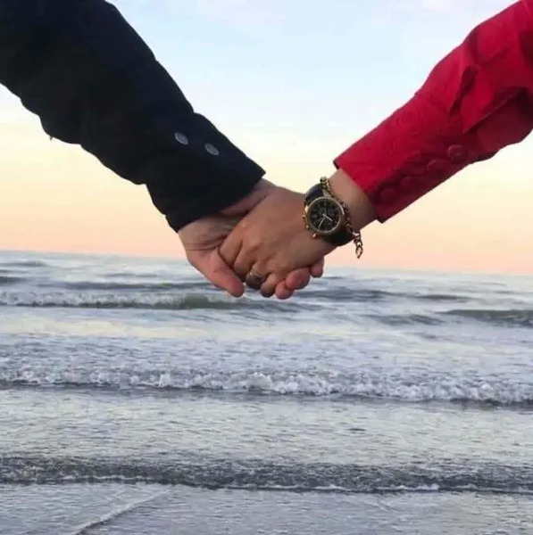 عکس دونفره کنار ماشین